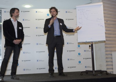 Pionierpreis Yann and Sebastien explaining Nanolive's technology