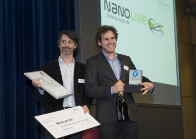 Pionierpreis group photo Yann and Sebastien with check and award